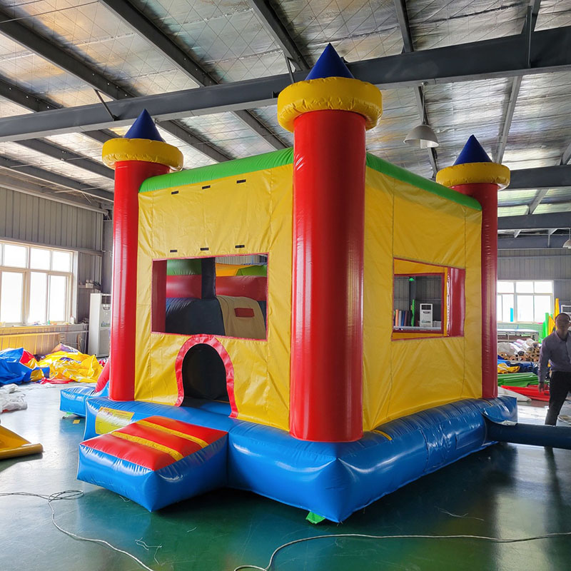 Dmuchany domek z zjeżdżalnią,  – Kids Outdoor House With Slide recenzja i cena