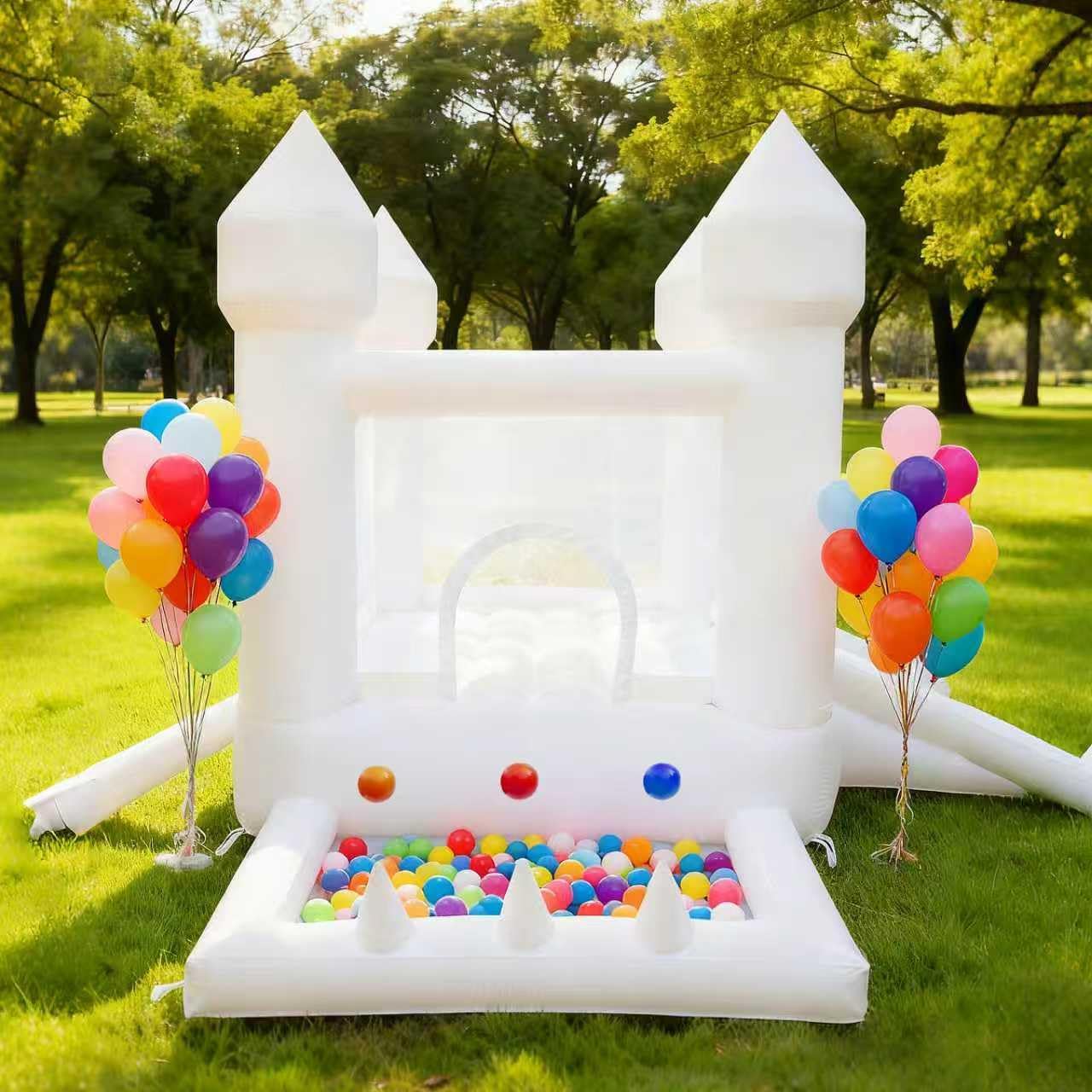 Biały dmuchany zamek do skakan – Kids Outdoor House With Slide recenzja i cena